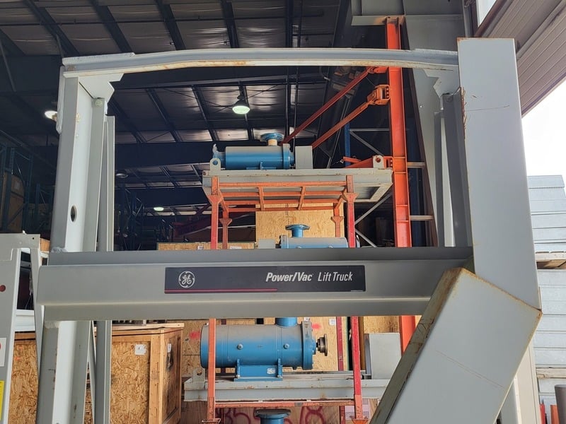 General Electric, power / vacuum switchgear lift truck, 850 lb. - Image 2