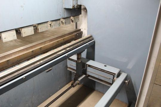 176 Ton, Durma Synchro-Hydraulic Press Brake #E37160, 12' overall - Image 9