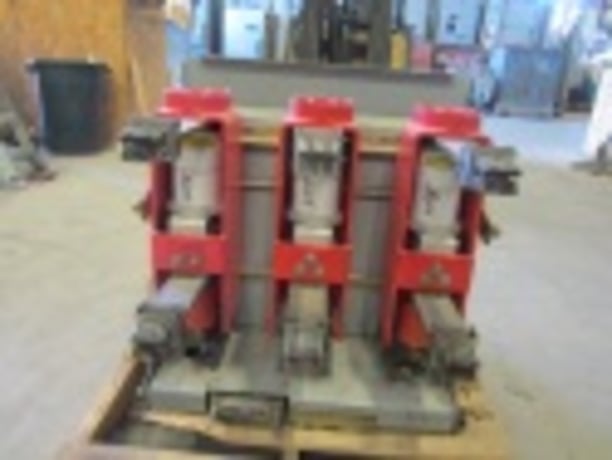 1200 Amps, Square D, V3D61A53Y000, electrically operated, drawout, #VB0003 - Image 4