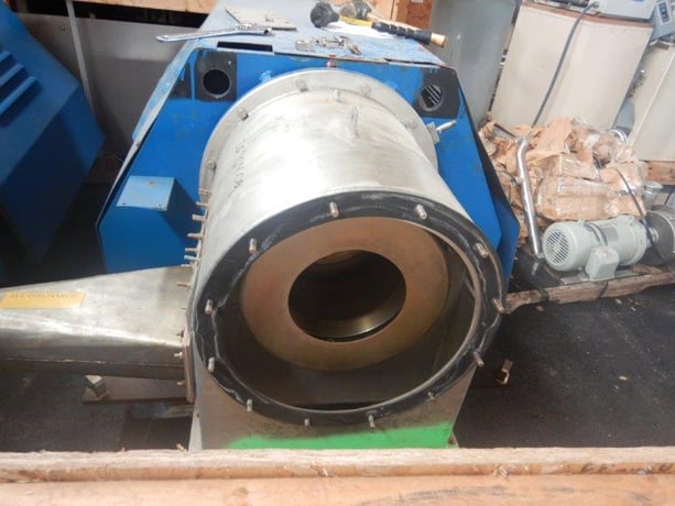 10" Krauss Maffei #SZ-21, Pusher Centrifuge, Stainless Steel, 1700 kg/cubic meter density, 9 kg load, 7.5 HP - Image 3