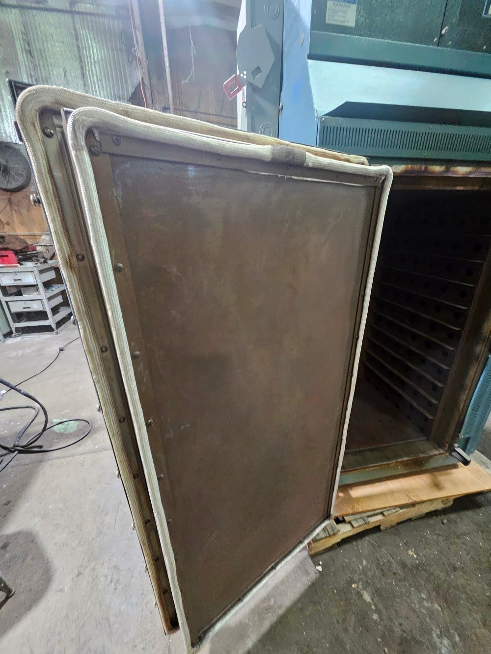 24" width x 48" H x 24" D Blue M #MP-167F-HP, 750°F - Image 4