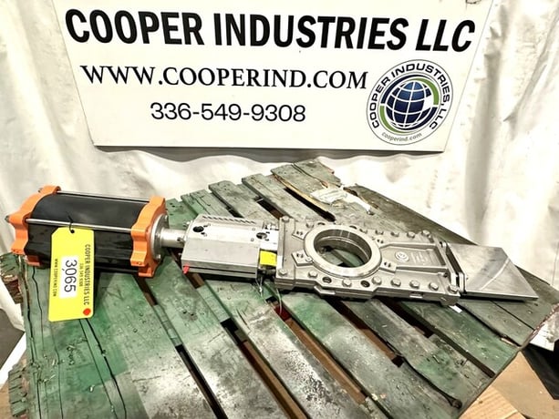 6" Stafsjo, Stainless pneumatic knife gate, red position indicator, unused, 2021 - Image 1