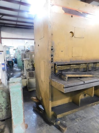 1/4" x 12' Standard Industrial #AS500-12, hydraulic shear, 48" programmable back gauge, 40 HP, 8-24 SPM, 2005 - Image 2