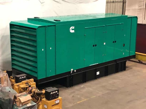 750 KW Cummins #DQCB, diesel generator set, 277/480 Volts, 3-phase, QSK23 engine, Tier 2, sound attenuated - Image 2