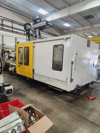 950 Ton, 142 oz., Toshiba #ISGT950WV21-81AT, horizontal plastic injection molder, 61" x 49.8" tie bar - Image 3