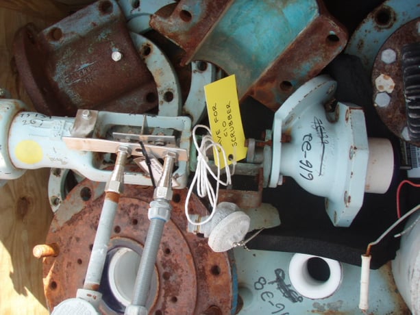 Glass 4" x 3" Automatic Bottom Valve - Image 1