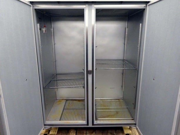 48.9 Cu.ft. Hobart Q2 2-section Medium Temperature Refrigerator - Image 6