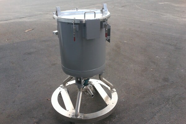 50 gallon DeDietrich, Glass Lined Tank, Vertical, 23" diameter x 28" straight side, 100 psi/FV @ 500°F - Image 5