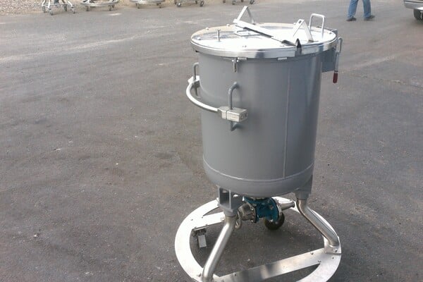 50 gallon DeDietrich, Glass Lined Tank, Vertical, 23" diameter x 28" straight side, 100 psi/FV @ 500°F - Image 6