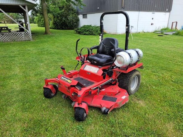 Snapper Pro #S200XTP, propane zero turn lawn mower - Image 1