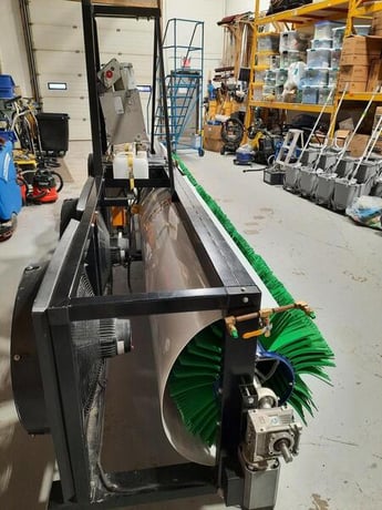 IPC, Eagle, 4 meter high window cleaning robot, 160" self climbing high rise window cleanikng system, 13' - Image 4