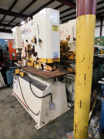 6.5" x 6.5" x 1/2" Geka #110S, hydraulic ironworker, 120 ton, 12.5 HP, 28 SPM, 2016 - Image 4