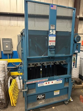 Marathon #4224, vertical baler, 42" x 24" opening, 1.5 HP, reconditioned - Image 1
