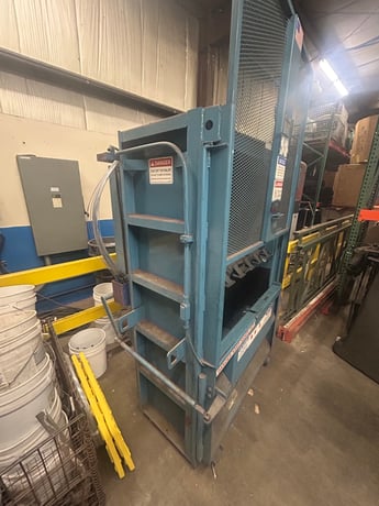 Marathon #4224, vertical baler, 42" x 24" opening, 1.5 HP, reconditioned - Image 2