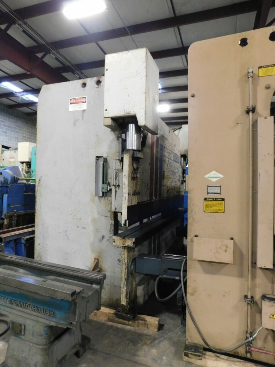 225 Ton, Pacific #J225-12, press brake, 12' overall, die holder, 1998 - Image 3