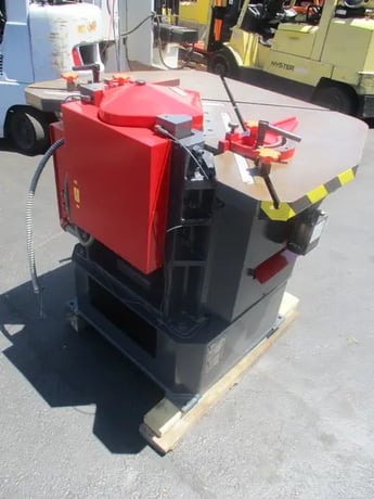 1/ 8" x 8" x 8" Amada #CS-220, hydraulic corner notcher, 36 SPM, foot pedal - Image 8