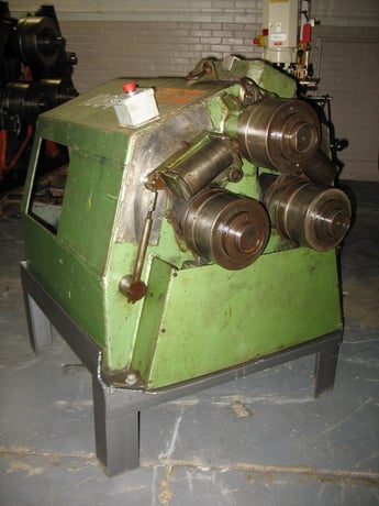 2" x 2" x 5/16" Roundo #R2, hydraulic angle roll, hydraulic roll adjustment, standard angle tooling, 1981 - Image 1