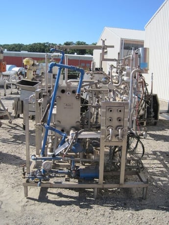 APV, Pasteurizer, On Unitized Base, w/Heat Exchanger, Pumps, Tank and Retention Tube, 75 psi @ 350°F Jacket - Image 2