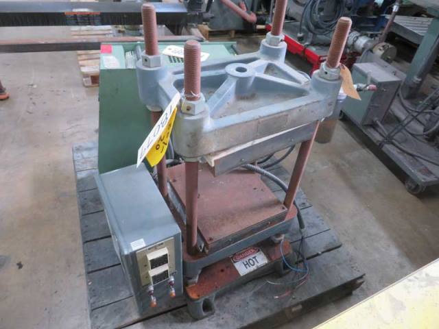 Carver, UP-Acting 4-Post Hydraulic Press, (2) 18" x 25" Electrically Heated Platens - Image 1