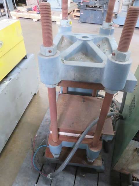 Carver, UP-Acting 4-Post Hydraulic Press, (2) 18" x 25" Electrically Heated Platens - Image 5