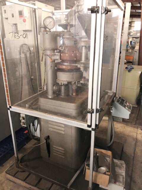 Manesty #Series-16, Betapress Rotary Tablet Press, Medium Speed, Single-Sided, 90000 tablets/hr., 5/8" max - Image 2