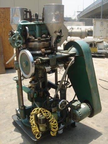 2.5 Ton, Stokes #BB2, Rotary Tablet Press, 27-Station, 725-1400 tablets/min., 5/8" max Tablet diameter - Image 4