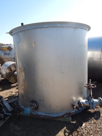 1700 gallon Stainless Steel Mix Tank, 88" diameter x 6' Straight Side, Agitator, No Drive - Image 1
