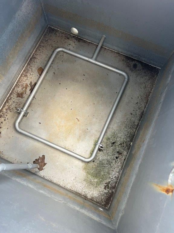 130 gallon Stainless Steel Tank, 40" diameter x 24" Straight Side, Flat Top, Cone Bottom - Image 10