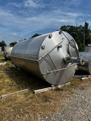 3500 gallon Falco, Stainless Steel Mix Tank, Vertical, 84" diameter x 144" Straight Side, Cone Top and Bottom - Image 1