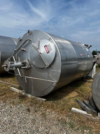 3500 gallon Falco, Stainless Steel Mix Tank, Vertical, 84" diameter x 144" Straight Side, Cone Top and Bottom - Image 2