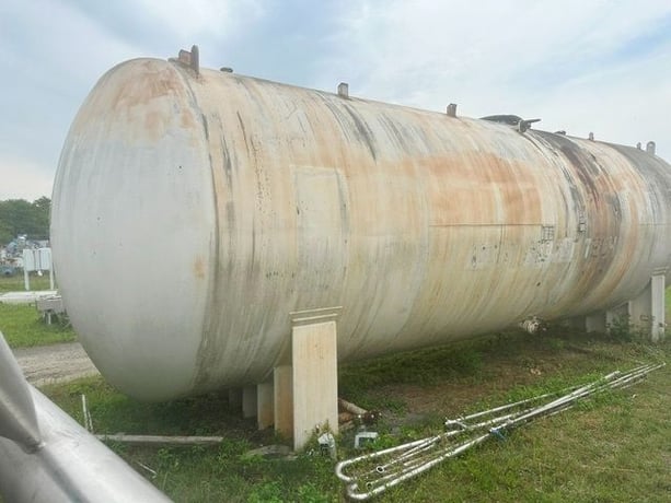30500 gallon 144" x 384", Horizontal Steel Tank, 1/4" thick Shell, 1992 - Image 4