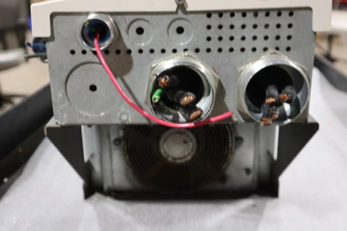 Abb ach550-uh-125a-4 ac drive 550 series 3 phase 380-480 v ac stock s686 - Image 2