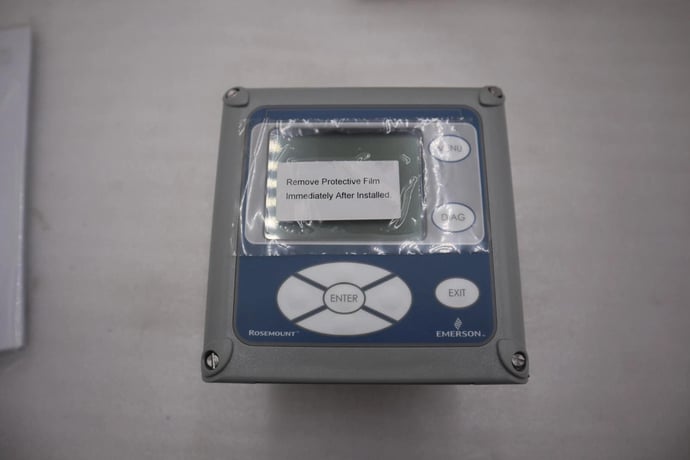 Rosemount 6888XI-1OXY-02-00-00-00-00-00 Conductivity Analyzer NEW UNIT #5912 - Image 4