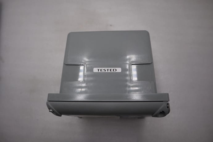 Rosemount 6888XI-1OXY-02-00-00-00-00-00 Conductivity Analyzer NEW UNIT #5912 - Image 5