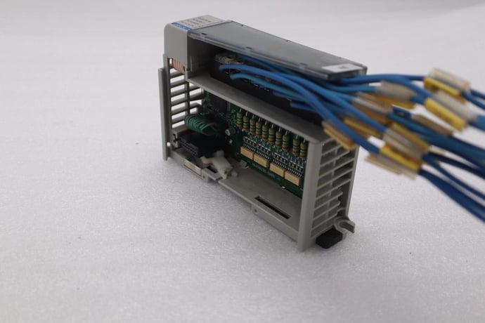 Allen-bradley 1769-iq16 series a input module 2014 stock #l-313c - Image 4