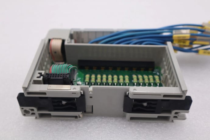 Allen-bradley 1769-iq16 series a input module 2014 stock #l-313c - Image 5