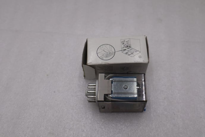 Lot of 3 - Allen-Bradley bradley 700-ha33z24-3 series d relay stock h330 - Image 1
