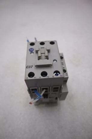 Allen-bradley 100-c37d00/c contactor stock #k-2641 - Image 1
