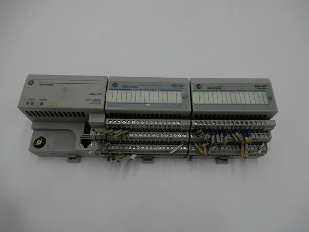 Allen-Bradley bradley plc 1794-acn15 1794-ib16 1794-ob16p stock number 372 - Image 1