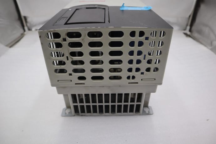 Allen-Bradley Bradley 20G11ND052AA0NNNNN /A PowerFlex 755 480V AC 40HP STOCK 2272C 884951037922 - Image 7