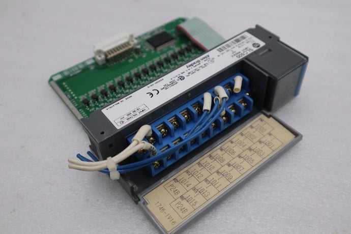 Allen-Bradley Bradley 1746-IV16 SLC 500 SER C Input Module AB STOCK K-85-D - Image 3