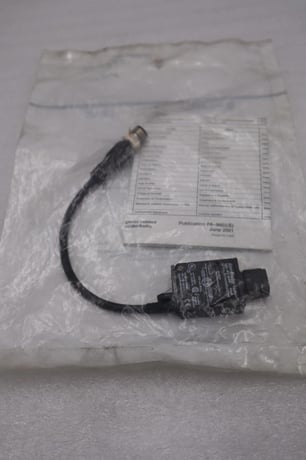 New Allen-Bradley bradley 42kl-p2lb-f4 retroreflective sensor stock h150a - Image 1