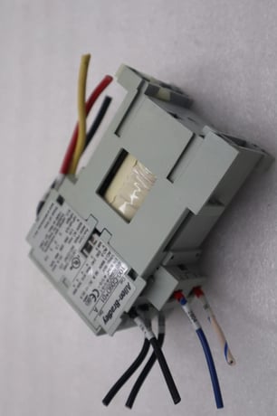 Allen-Bradley Bradley 100-C09D01 Contactor SER A USA STOCK K-3889 - Image 4