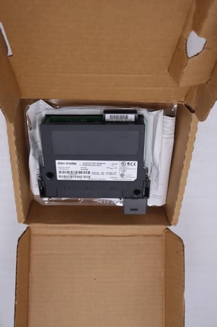 NEW OPEN BOX Allen-Bradley Allen-Bradley 1756-OW16I ControlLogix Relay Module STK K-1230-A - Image 2