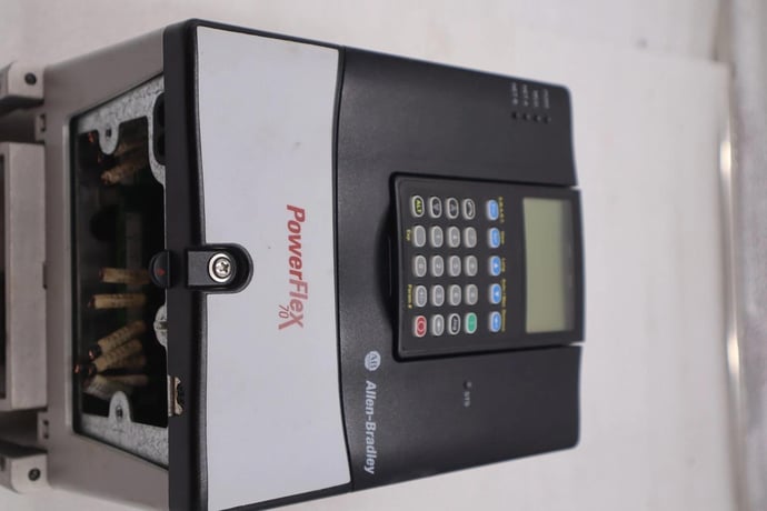 20ad8p0a3aynanc0 Allen-Bradley bradley powerflex 70 5hp ac drive 480 volt stock 3302 - Image 5