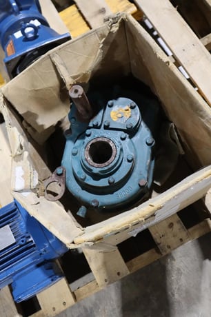 Never used-dodge 243514 txt325bs torque-arm flange mount speed reducer stk hs27 - Image 1