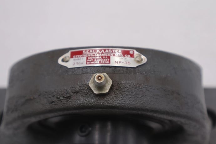 New open box sealmaster np-35 pillow block bearing bore: 2-3/16" stock 2152-a - Image 2