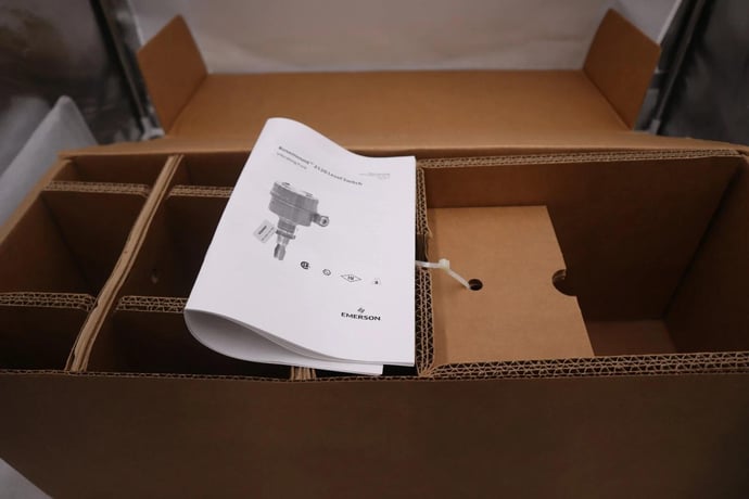 Emerson rosemount 2120 level switch 2120d3gg1naah0000 new unit stock 5918 - Image 2