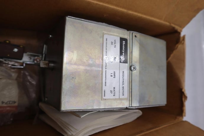 Honeywell m975 a 1089 / m975a1089 modutrol motor new in box stock 4258 - Image 2
