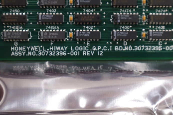 New in box honeywell 30732396-501 hiway logic pwb stock g607 - Image 2